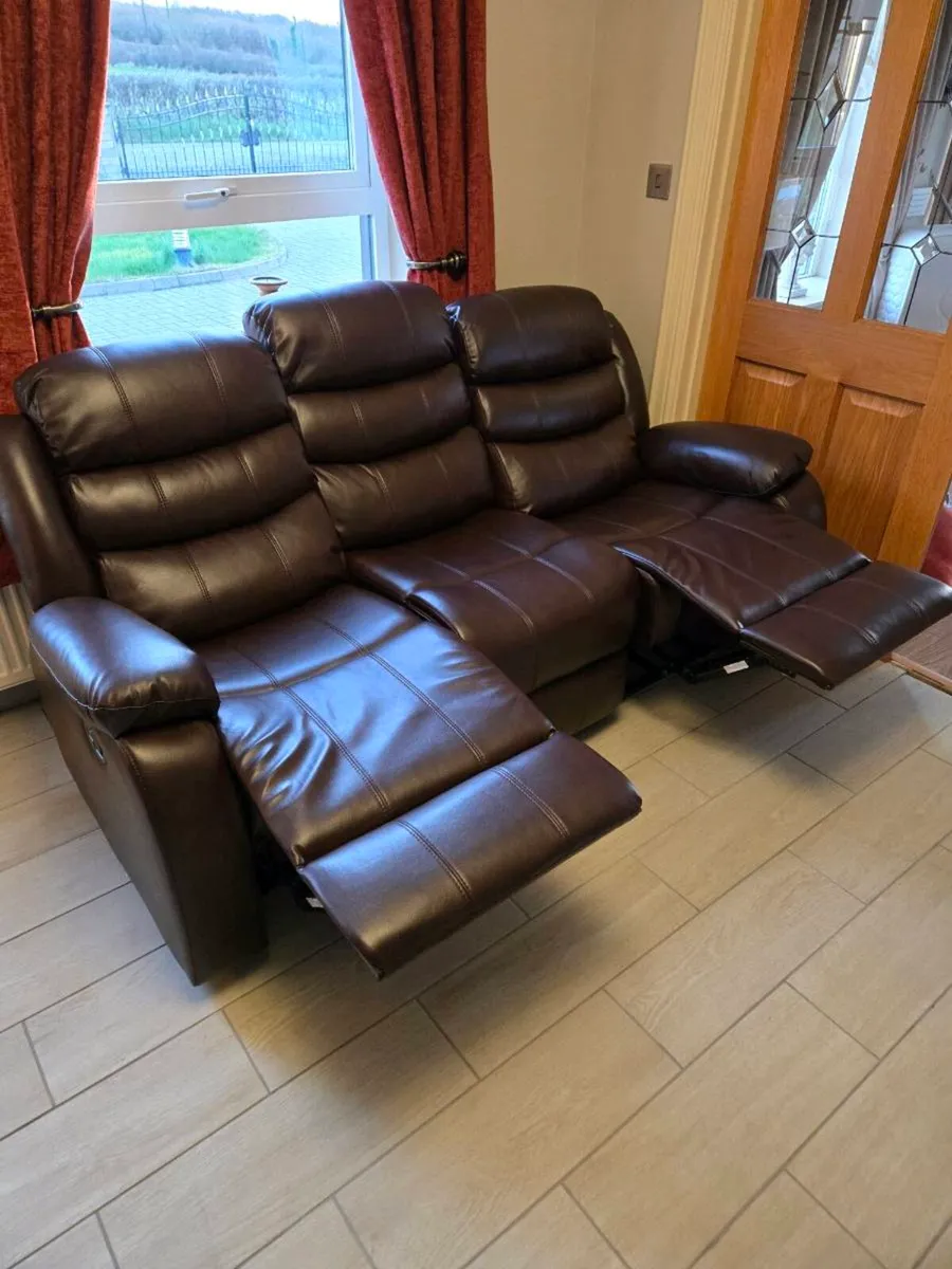 3 & 2 Seater recliner sofas leather BRAND NEW - Image 3