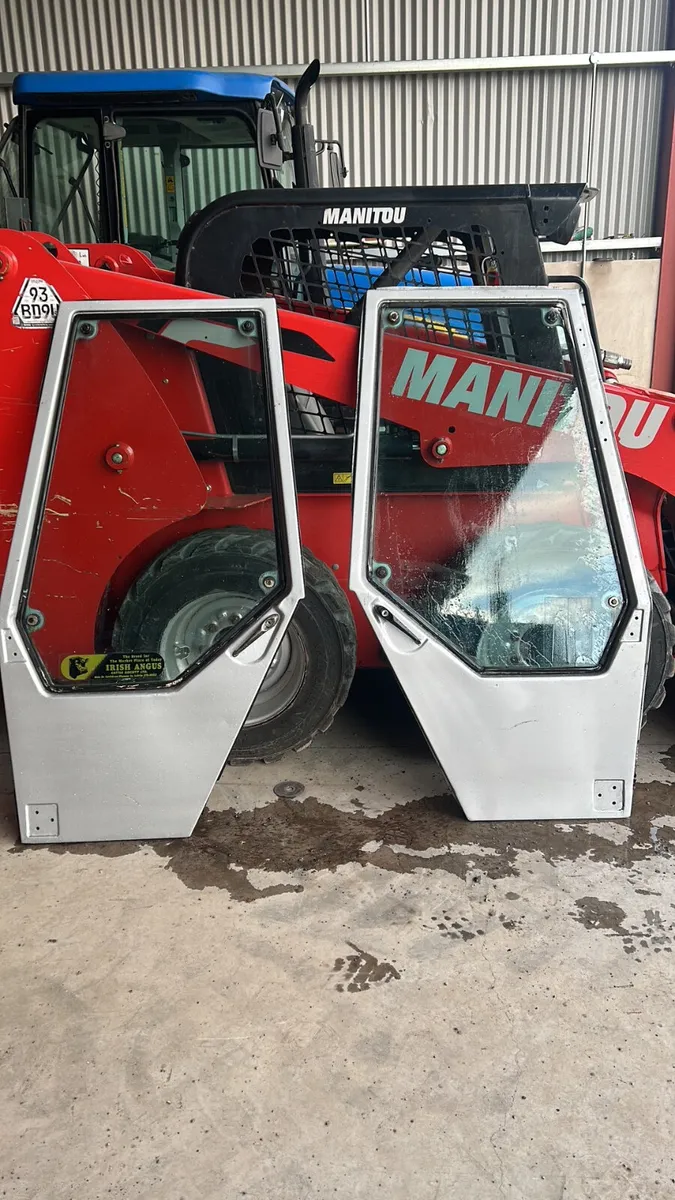 Massey Ferguson 600 SERIES DOORS - Image 1
