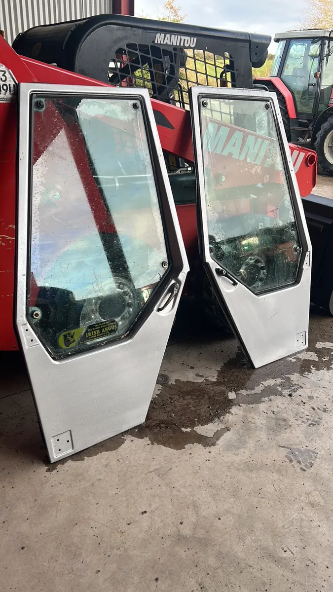 Massey Ferguson 600 SERIES DOORS - Image 2