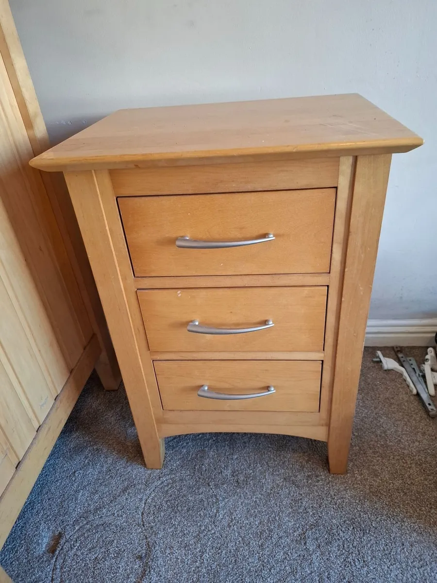 Beds / Lockers / Talbes / Chairs €50   Sale - Image 3