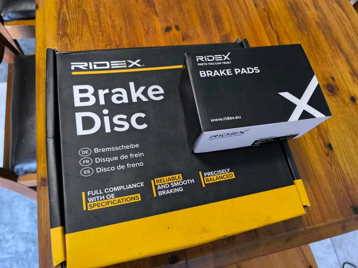 Front Brake Discs and Pads Citroen Peugeot - Image 1