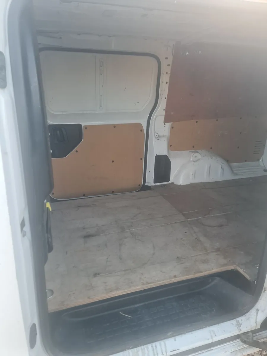 182 RARE 2 LITRE Peugeot Expert 2018 LWB CVRT 8/26 - Image 4