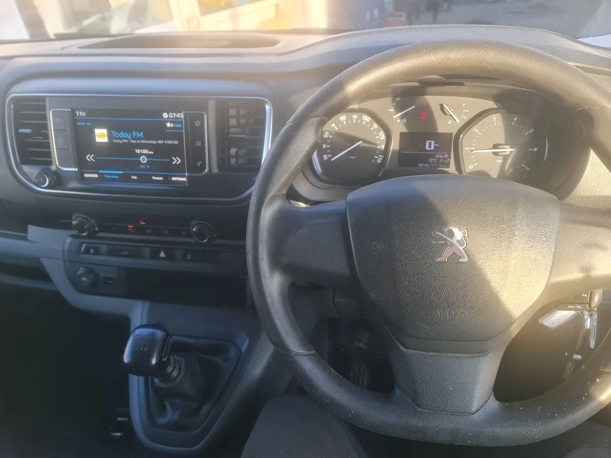182 RARE 2 LITRE Peugeot Expert 2018 LWB CVRT 8/26 - Image 2
