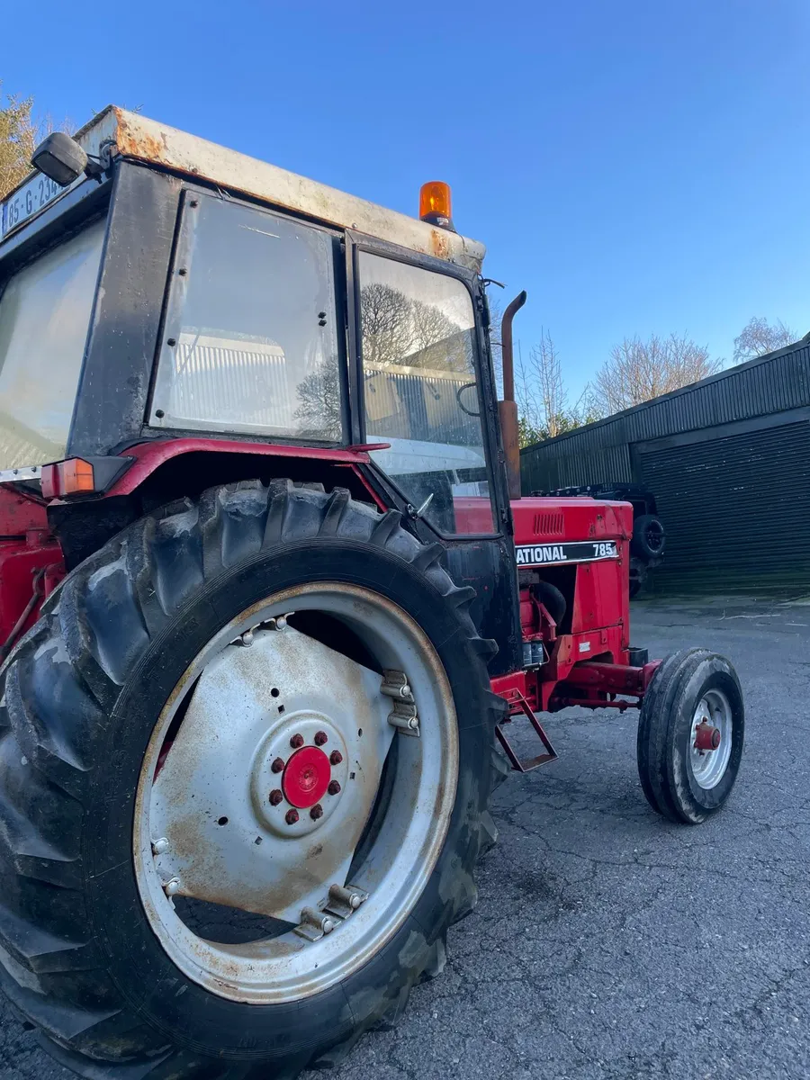 International 785 - Image 3