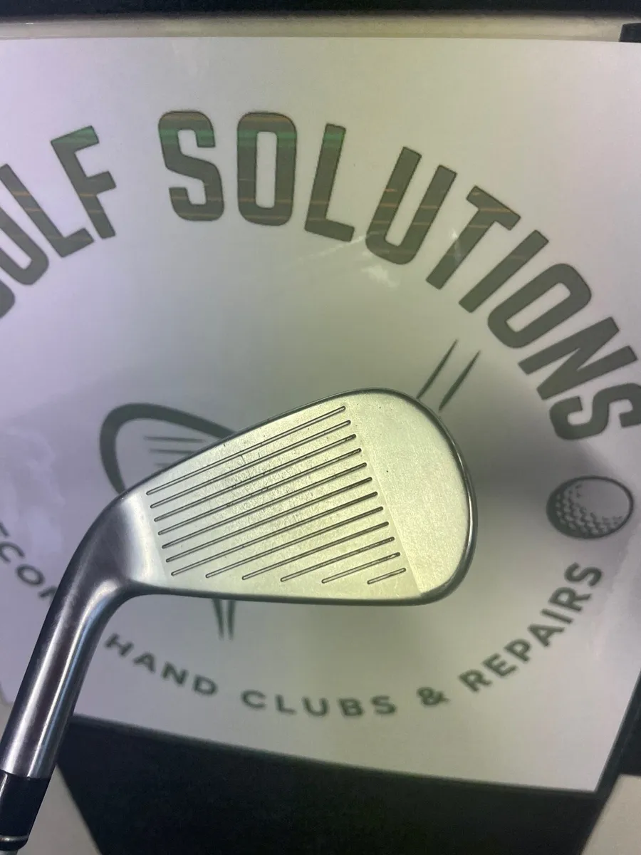 Taylormade sim udi 2 iron - Image 2