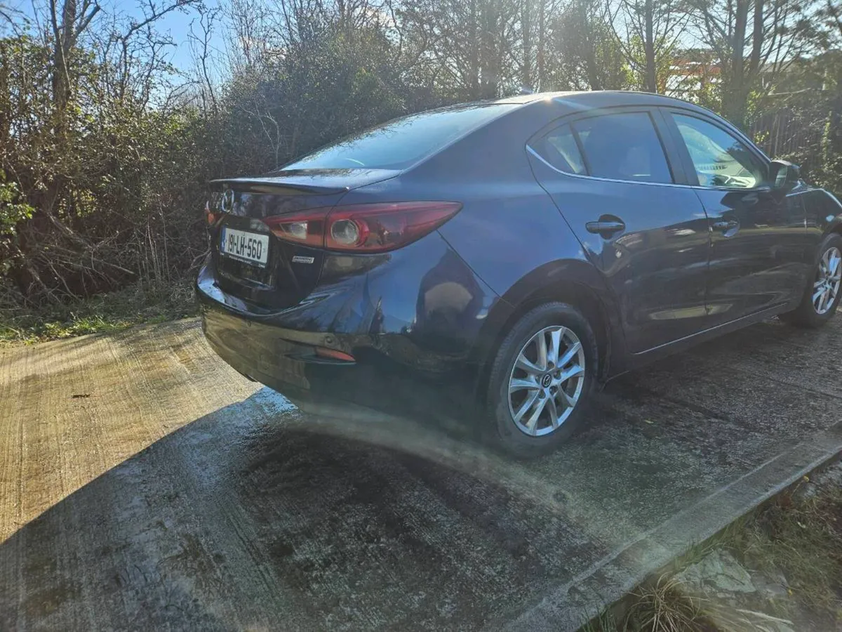 2019 mazda 3 diesel - Image 2
