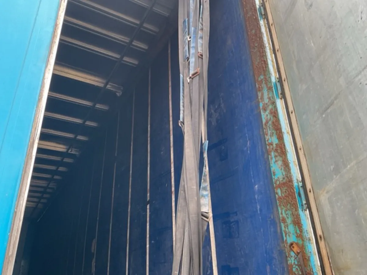 2014 Montracon Tri Axle Curtainsider - Image 4