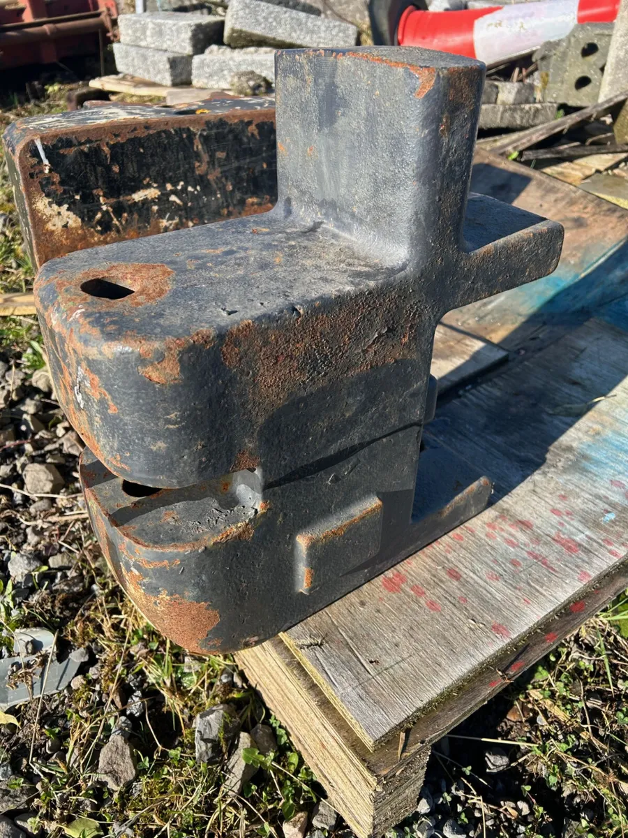 Case / Mc Cormick Towing Eye Weight - Image 1