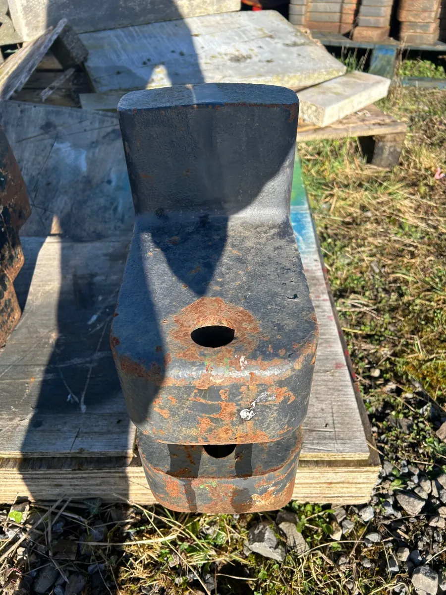 Case / Mc Cormick Towing Eye Weight - Image 3