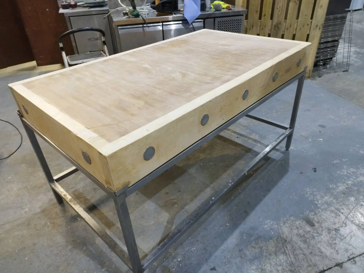 Big butchers chopping block - Image 1