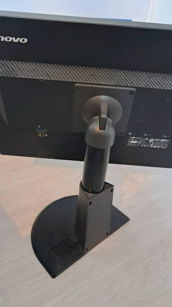 Lenovo Computer Monitor - Image 3