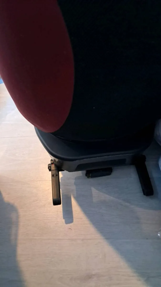 Joie 360 Swivel Car Seat - Image 4