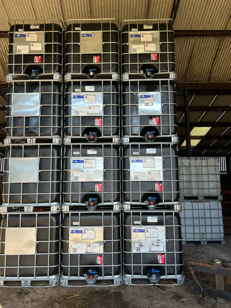 Black 1000 Litre ibc tanks / water cubes - Image 1