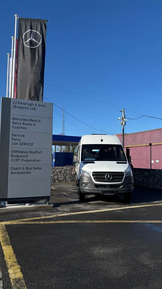 252-Reg Mercedes-Benz Sprinter 516 | 20 Seater + 1 - Image 1