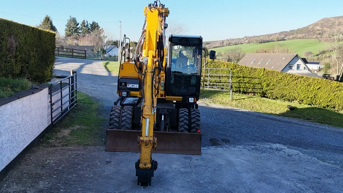 JCB JS145 Wheeled Excavator - Image 4