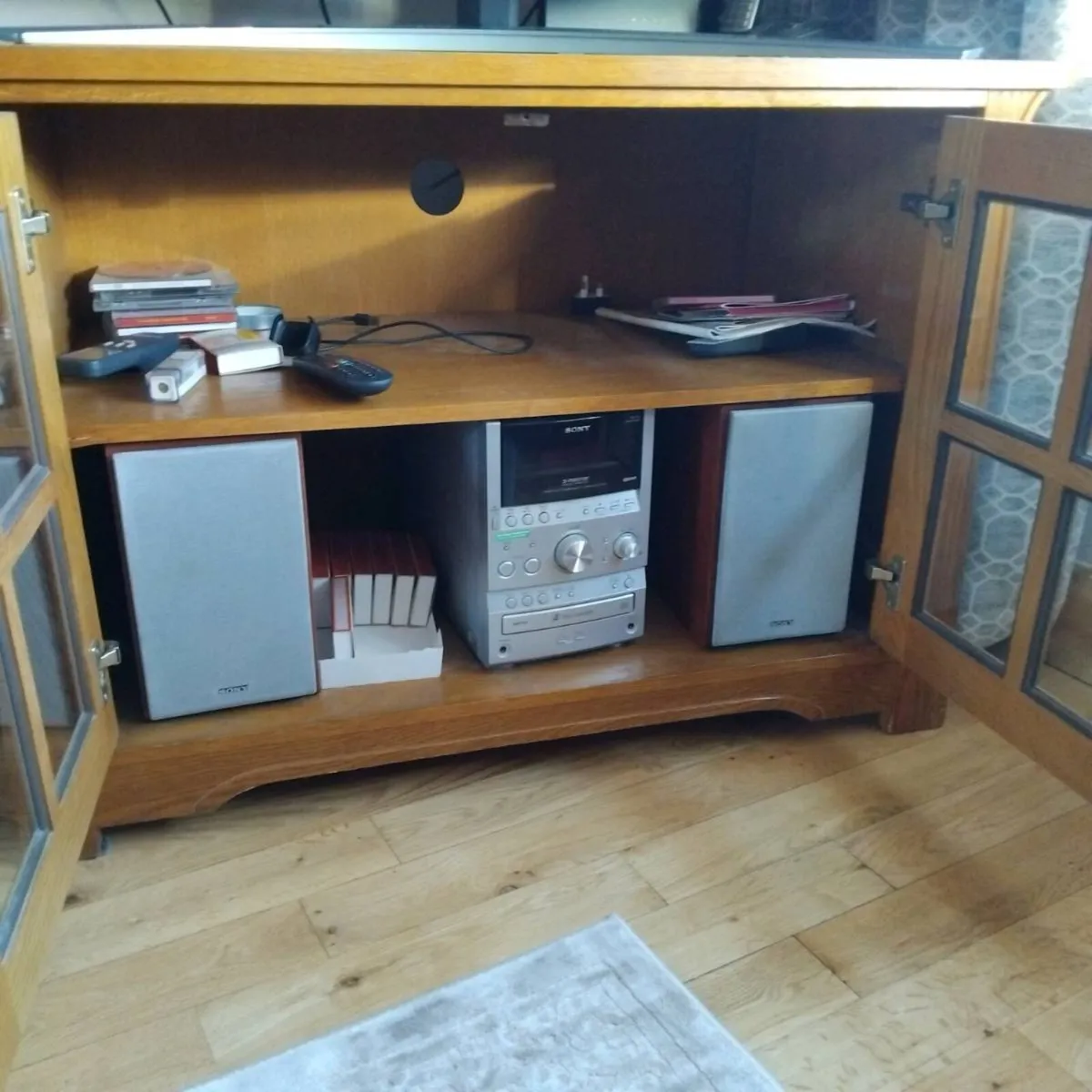 Media cabinet - Image 2