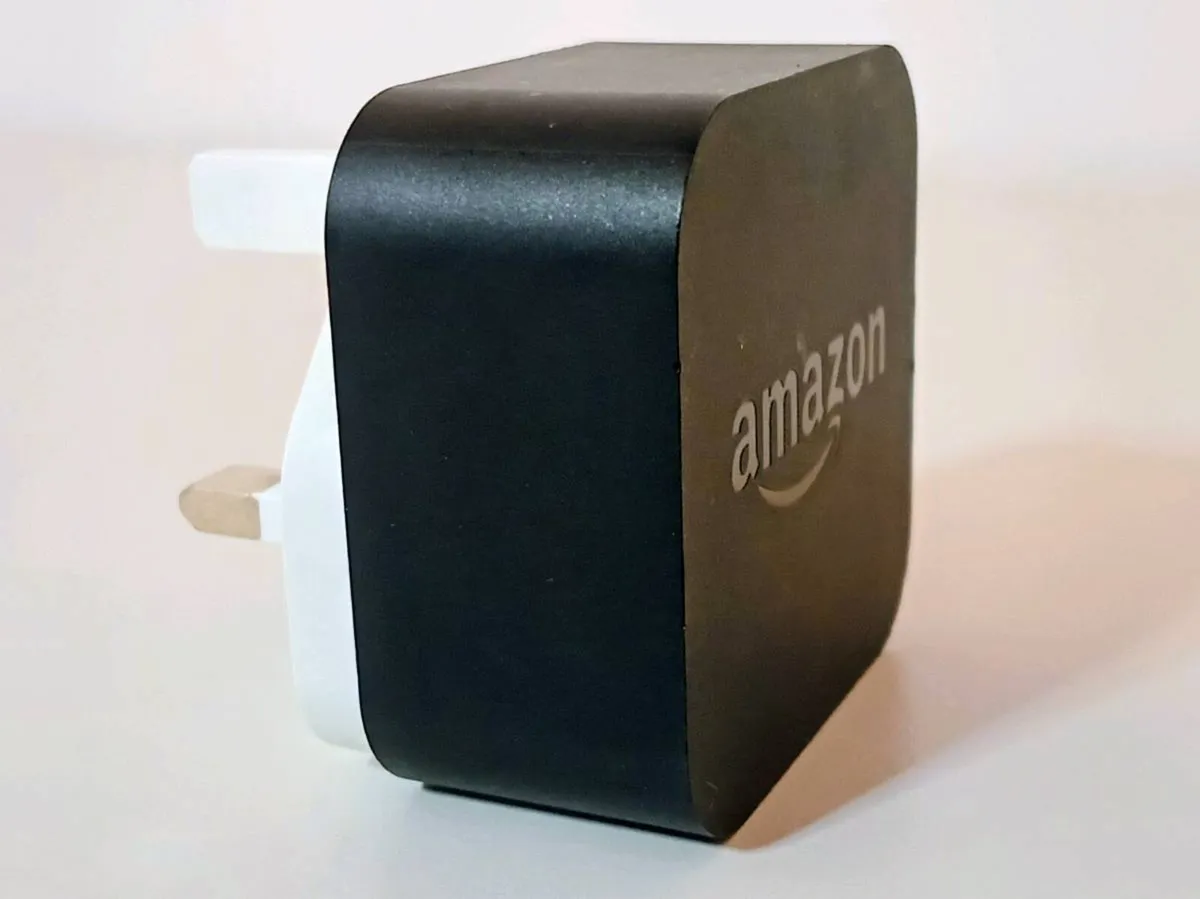 Amazon 5V electrical adapter - Image 1