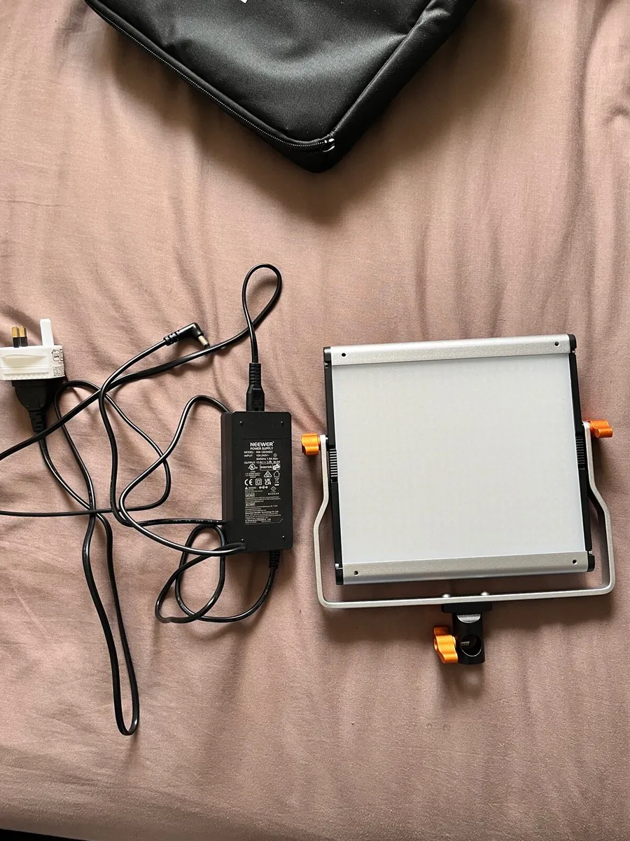 Neewer Led light - Image 1