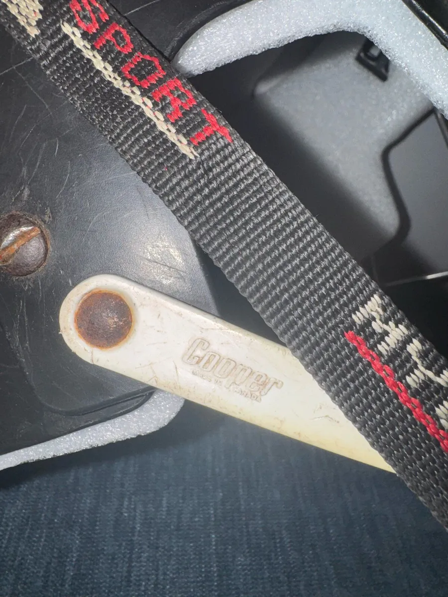 Oldstyle cooper hurling helmet with oldstyle guard - Image 4