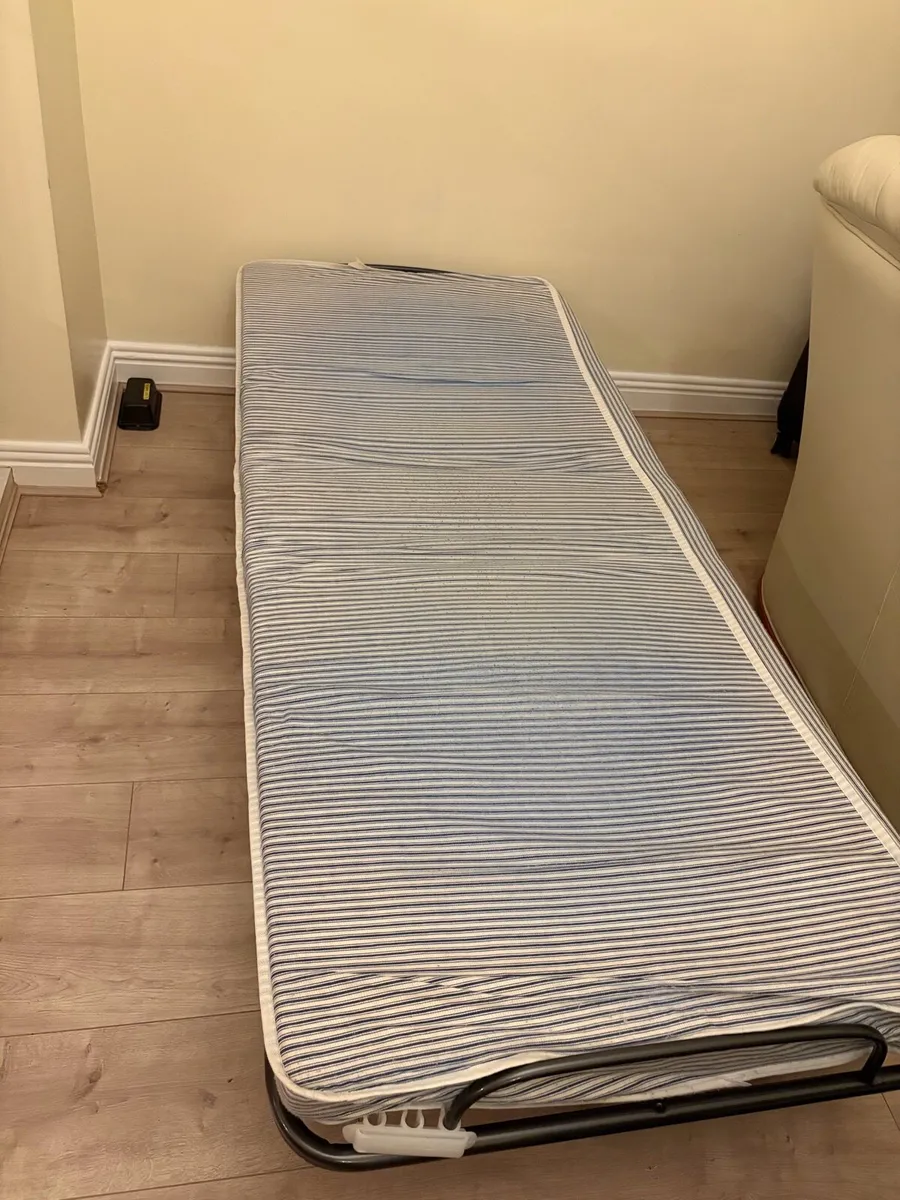 Como Single Folding Bed + Wellpur mattress - Image 4