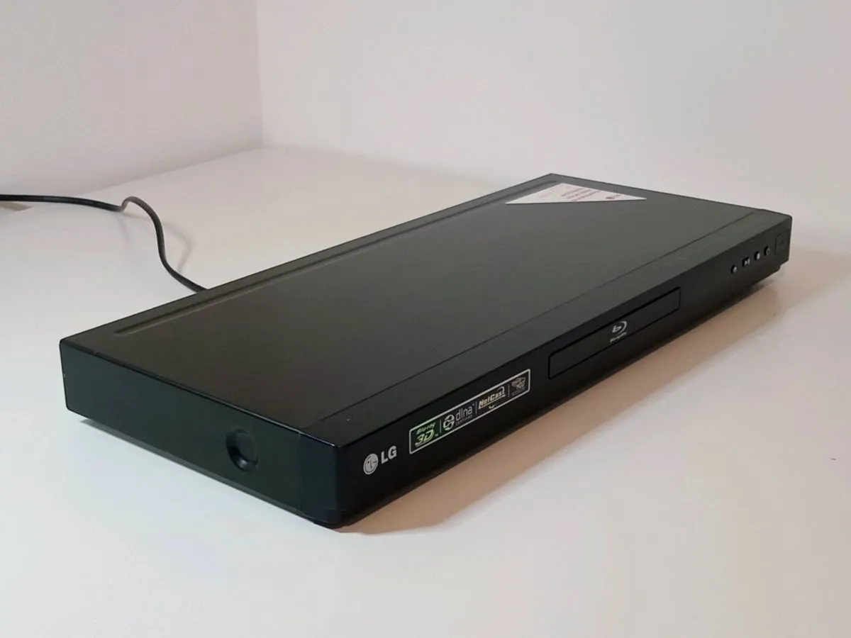 3D/2D Blue-ray/DVD player LG BD660 with remote - Image 4