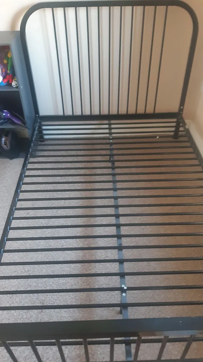 4ft Small Double Metal Bed Frame with Mattress - Image 4