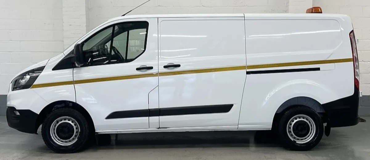 2022 Ford Transit Custom Panel Van - Image 4