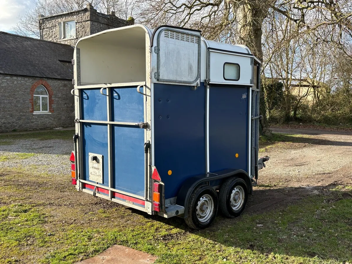 505 horse box for sale - Image 2