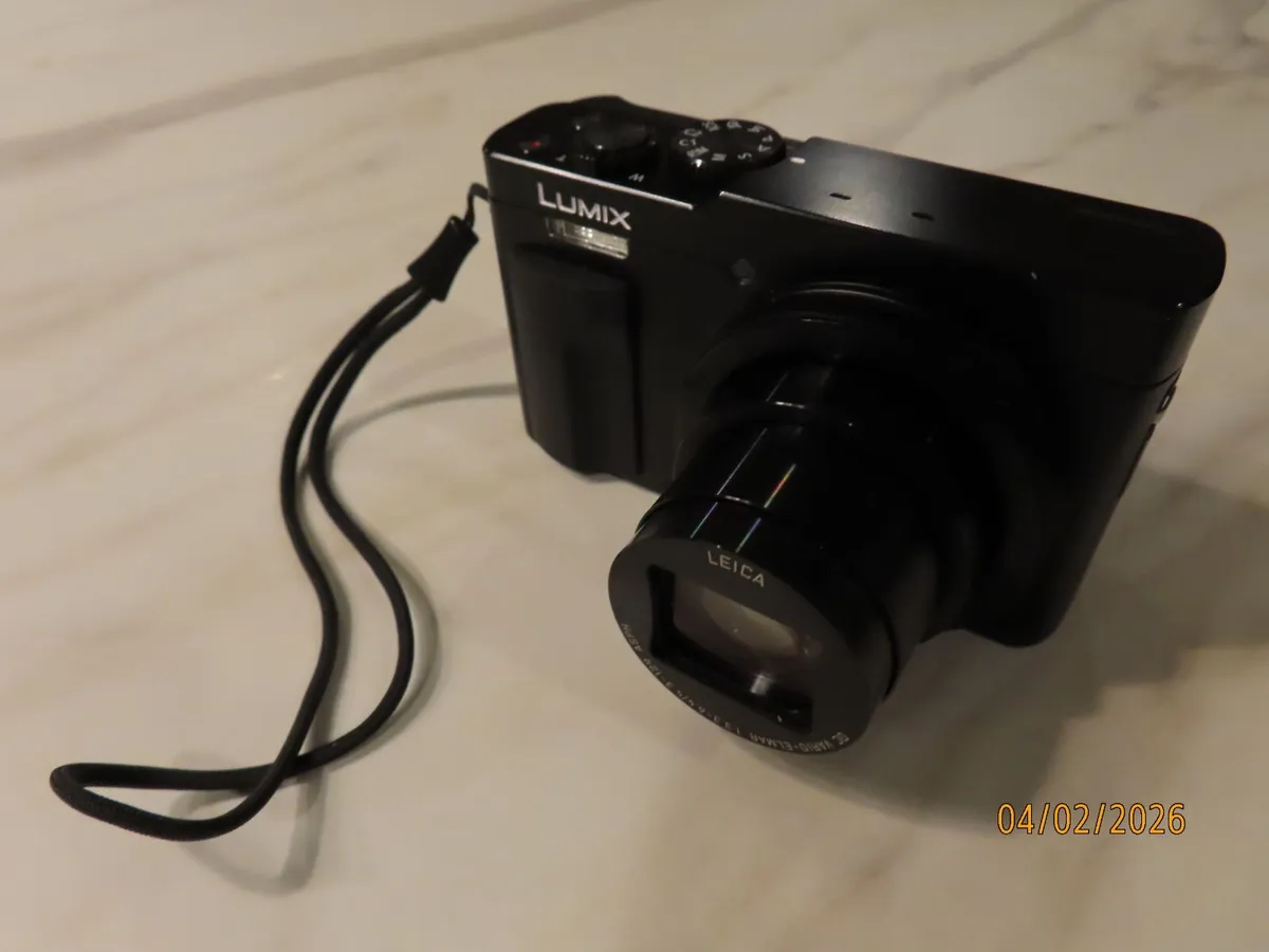 Panasonic Lumix TZ99 Camera +Extras. - Image 2