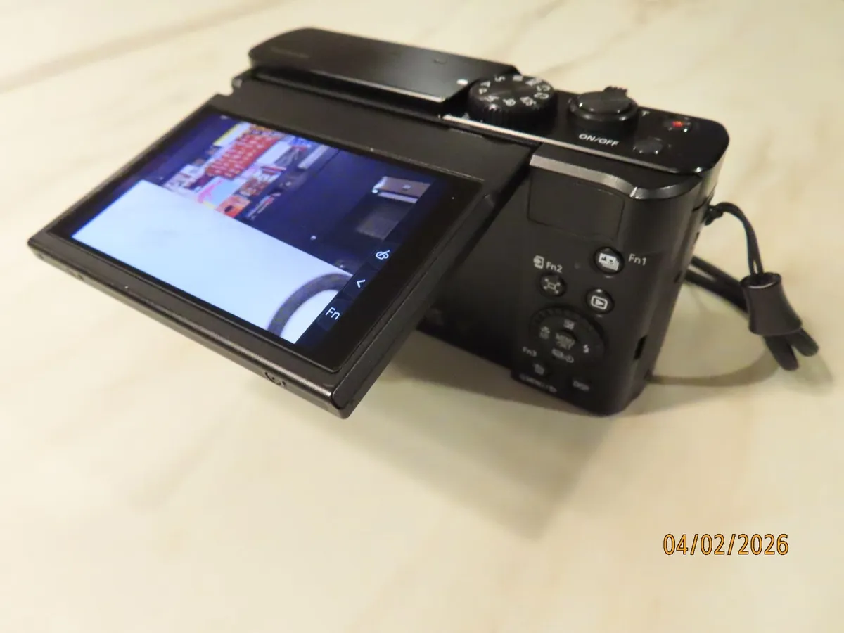 Panasonic Lumix TZ99 Camera +Extras. - Image 4