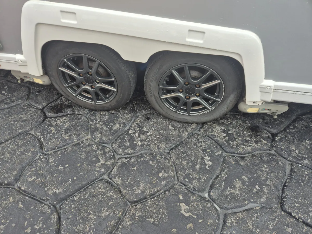 2018  Buccaneer   Clipper  E & P  Self Levelling - Image 3