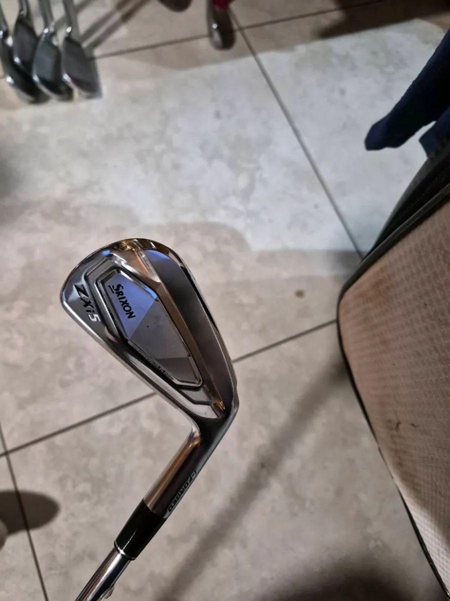 Srixon ZXi5 irons - basically new - Image 1