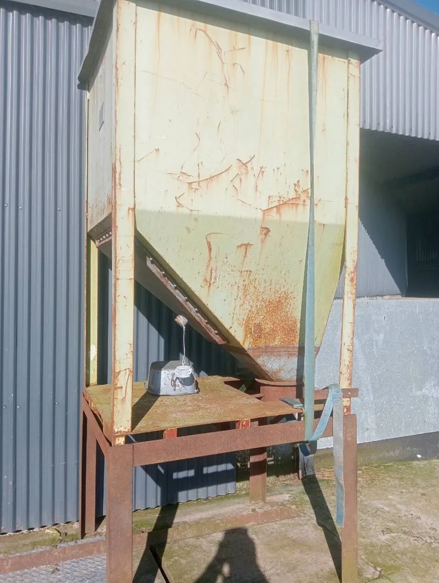 Foster crates meal bins - Image 1