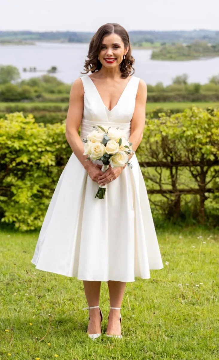 Wedding dress - Image 2