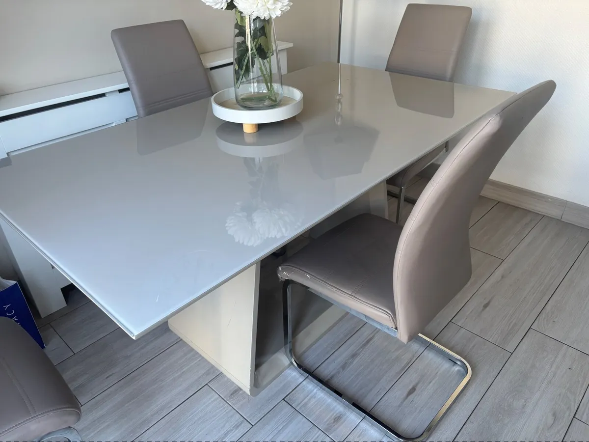 Dining table and chairs - Image 2
