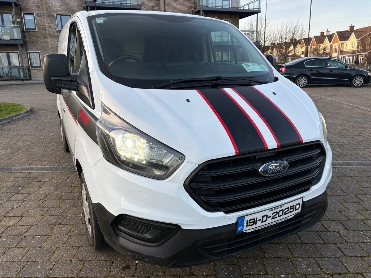 Ford Custom - Image 2