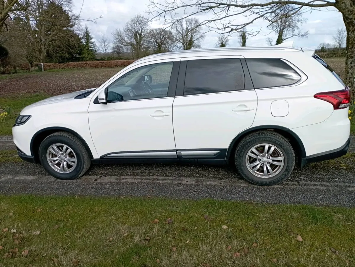 Mitsubishi Outlander - Image 3