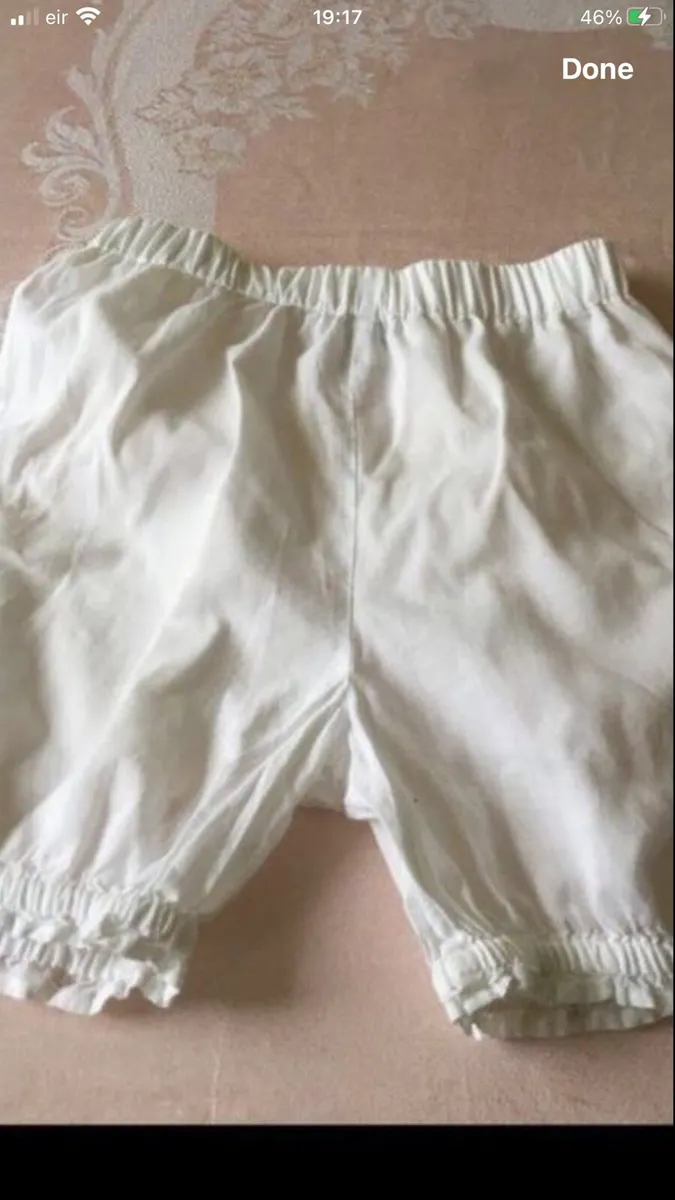 Girls new shorts 9/12 mths €3 - Image 4