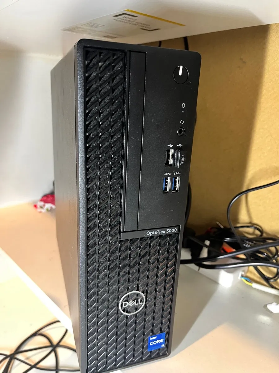 Dell Optiplex 3000 - Image 1