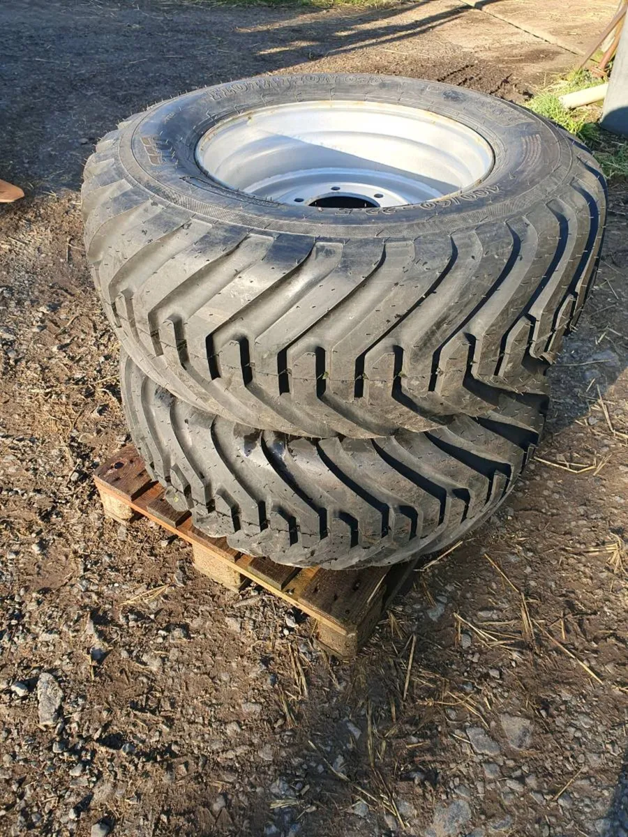 Bkt 400/60x22.5 flotation 648 wheels - Image 1