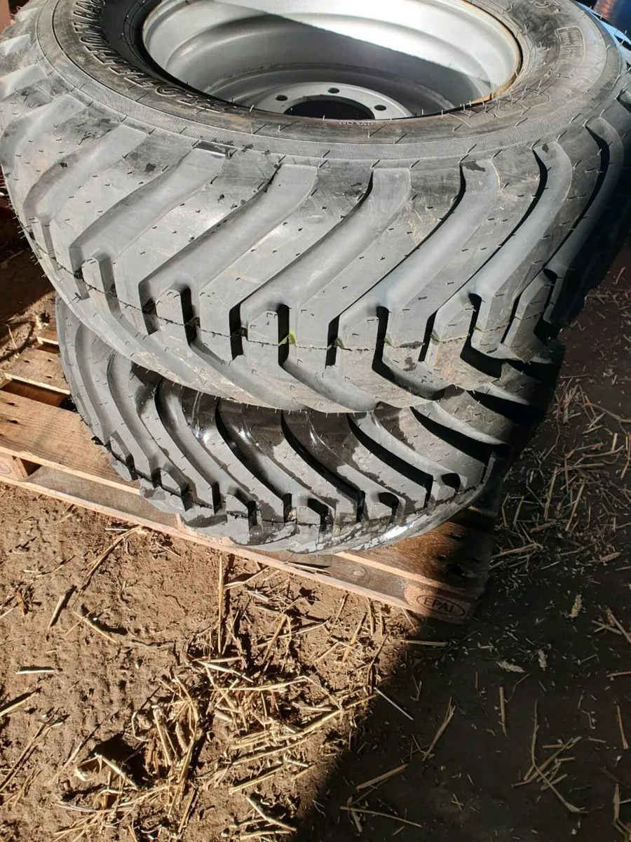 Bkt 400/60x22.5 flotation 648 wheels - Image 2