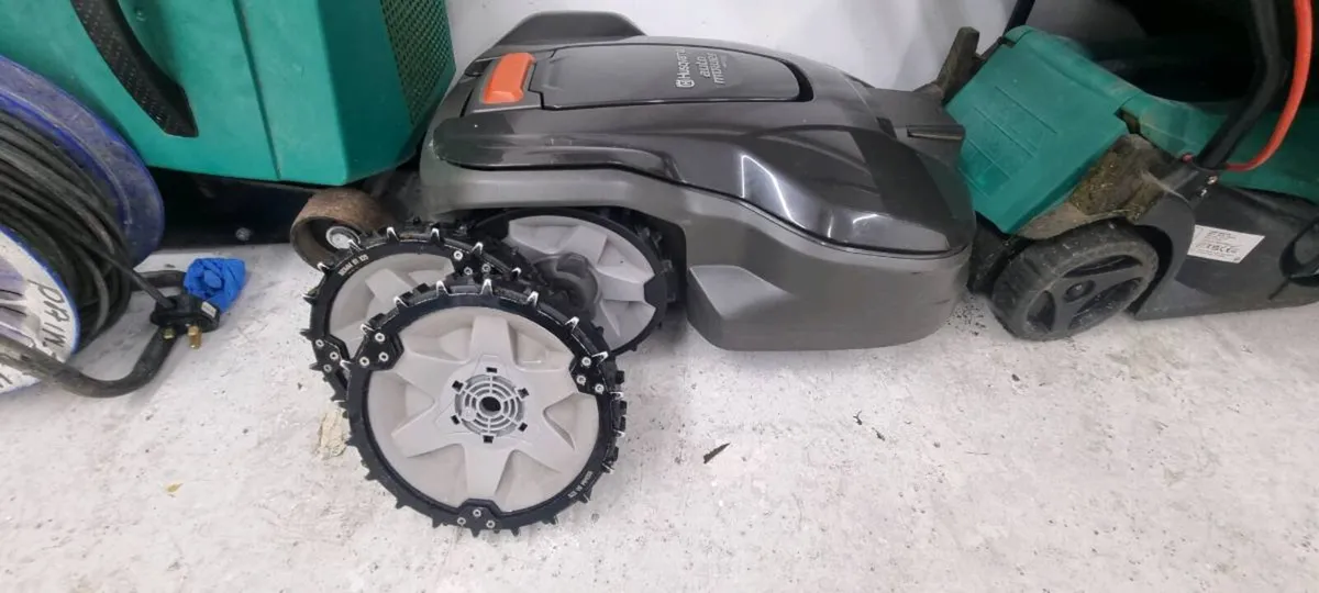 Husqvarna automower 310mk2 - Image 1
