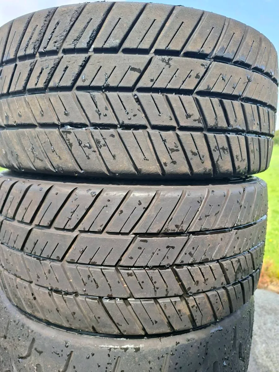 15'' tarmac tyres - Image 2