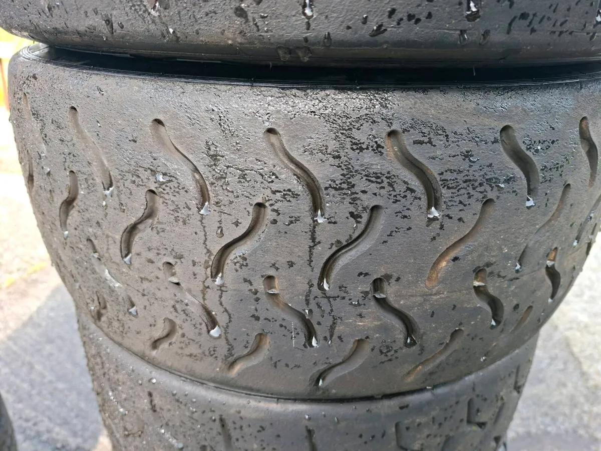 15'' tarmac tyres - Image 4