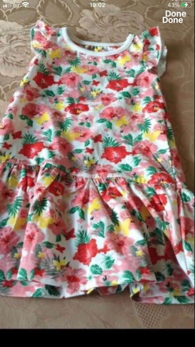 Girls stunning dress 9/12 mths €3 - Image 2