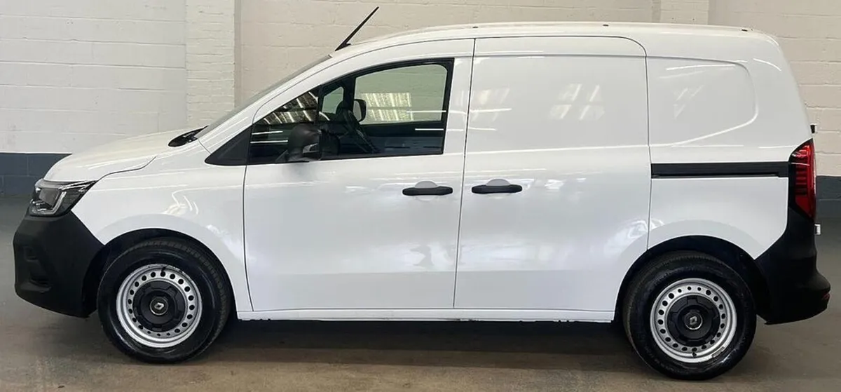 2022 Renault Kangoo Panel Van - Image 2