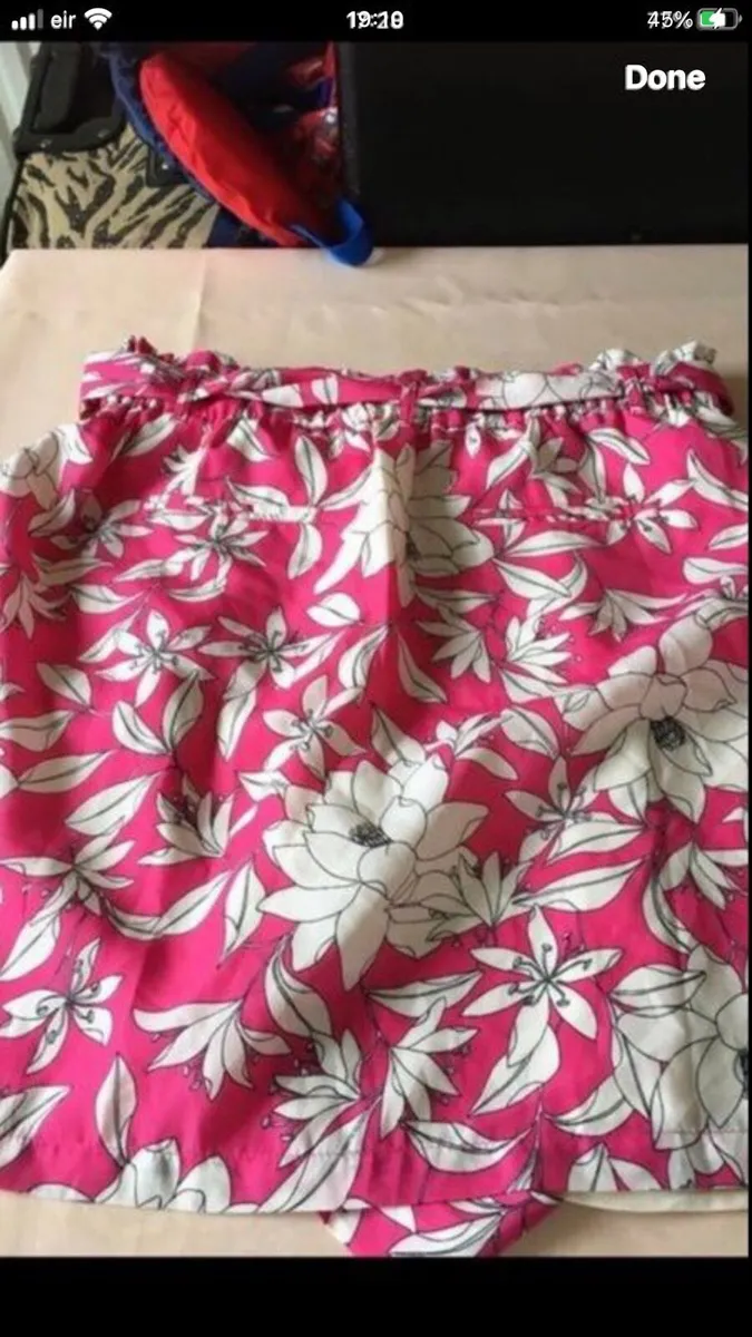 Ladies  stunning skirt size 12 €5 - Image 2
