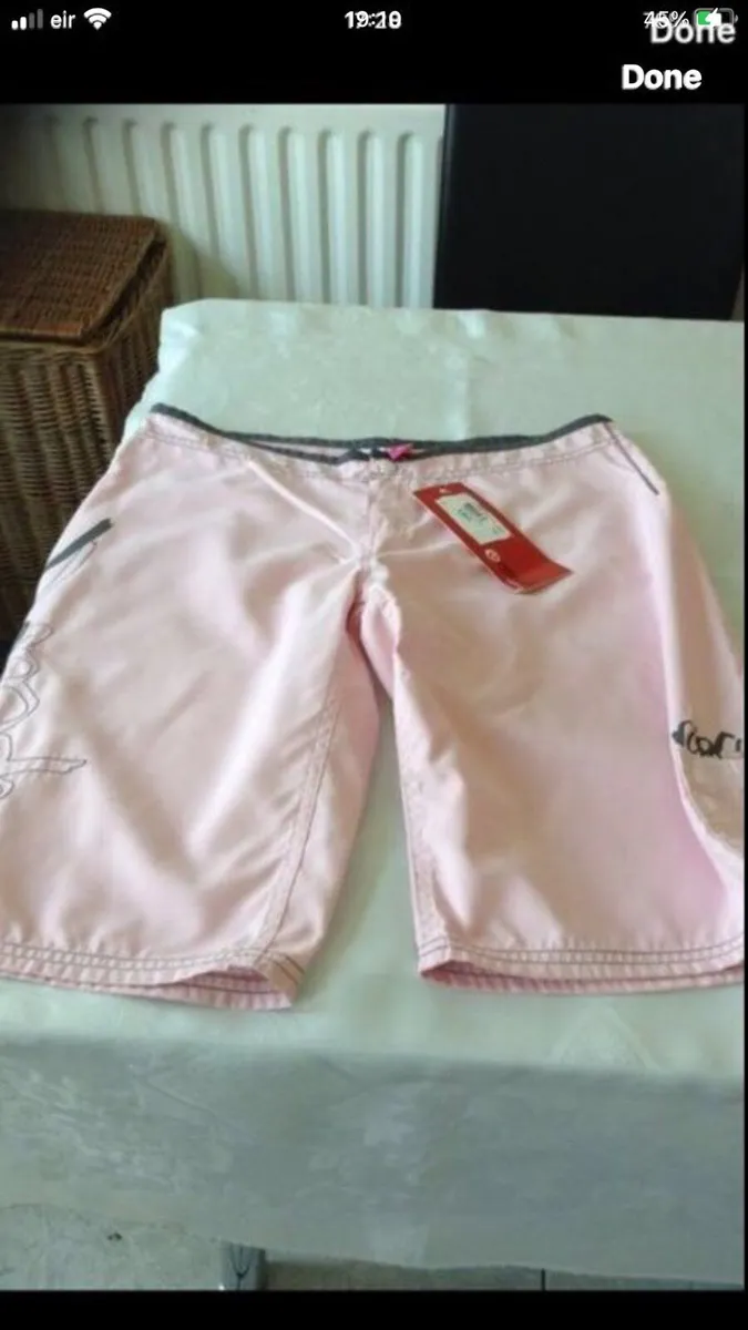 Ladies BNWT shorts size 10 €10 - Image 1