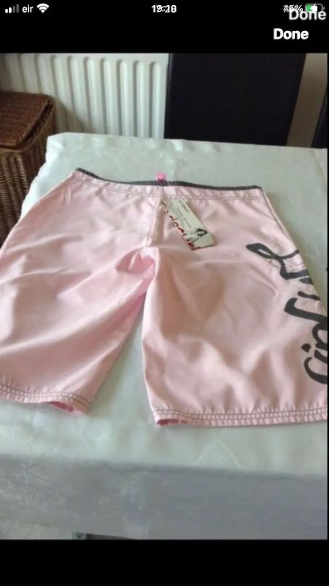 Ladies BNWT shorts size 10 €10 - Image 2
