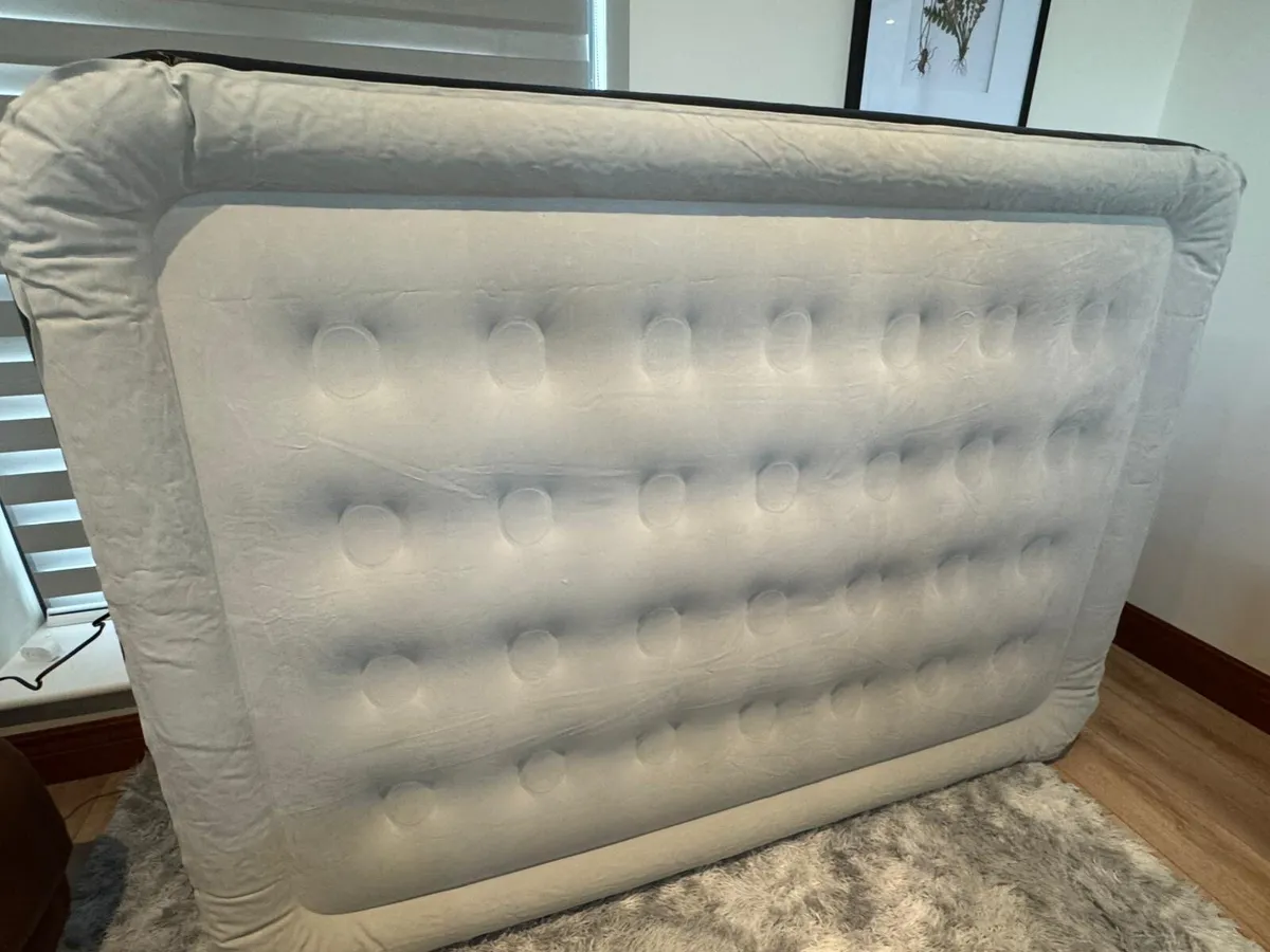 Air bed - excellent condition - Image 1